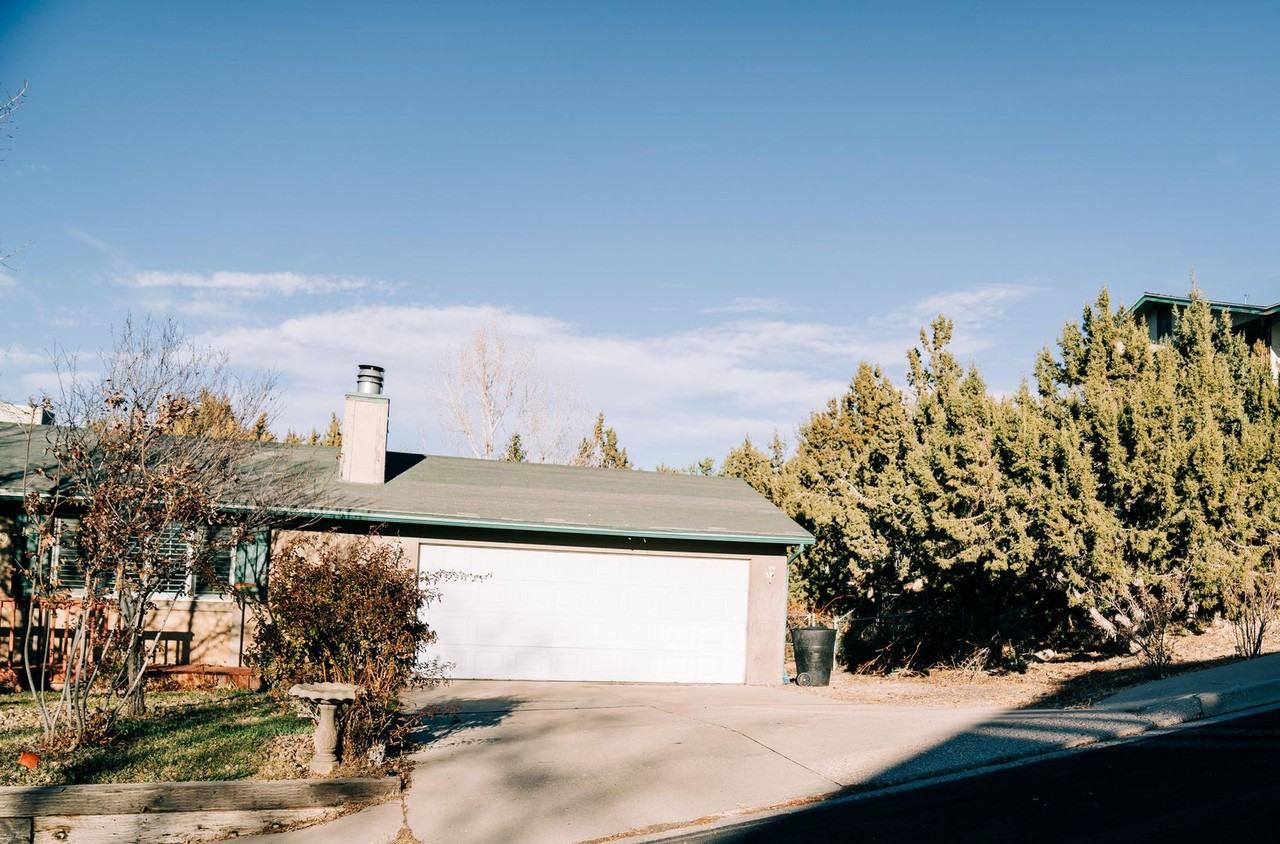 2170 W Meadow St - Photo 3 of 47