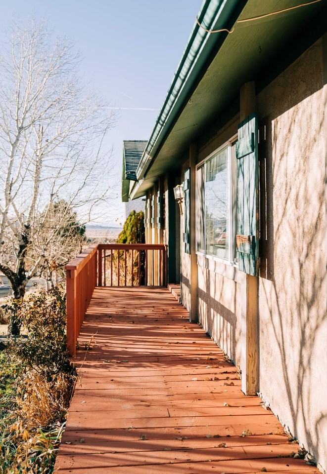 2170 W Meadow St - Photo 5 of 47