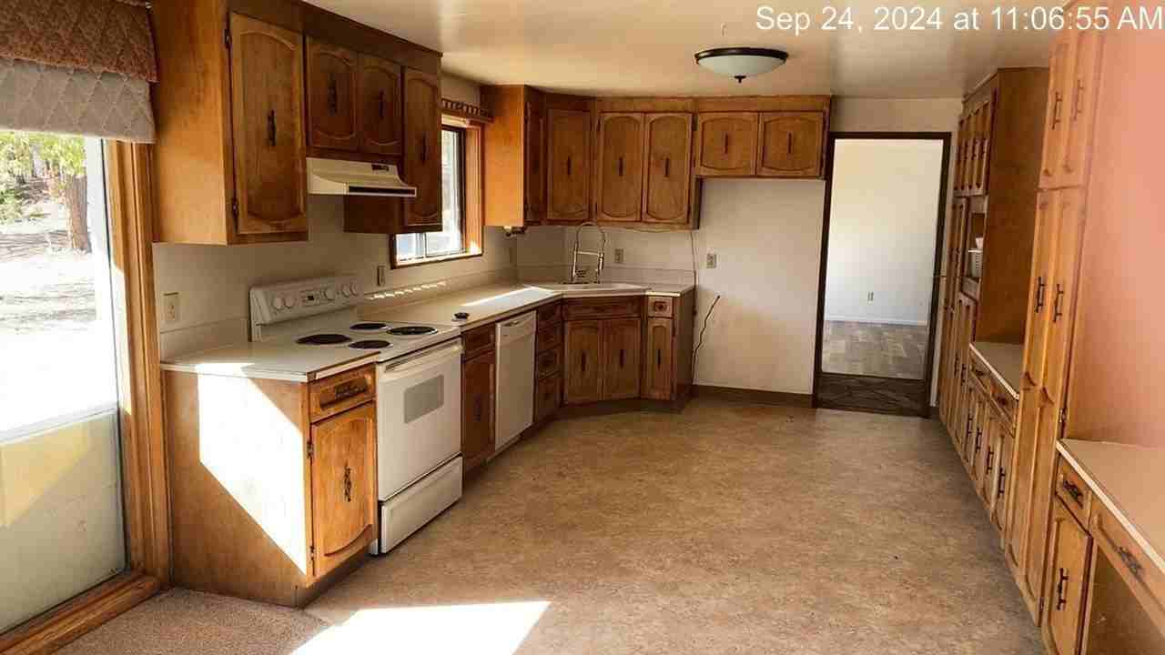 32112 N Pend Oreille Rd - Photo 2 of 14