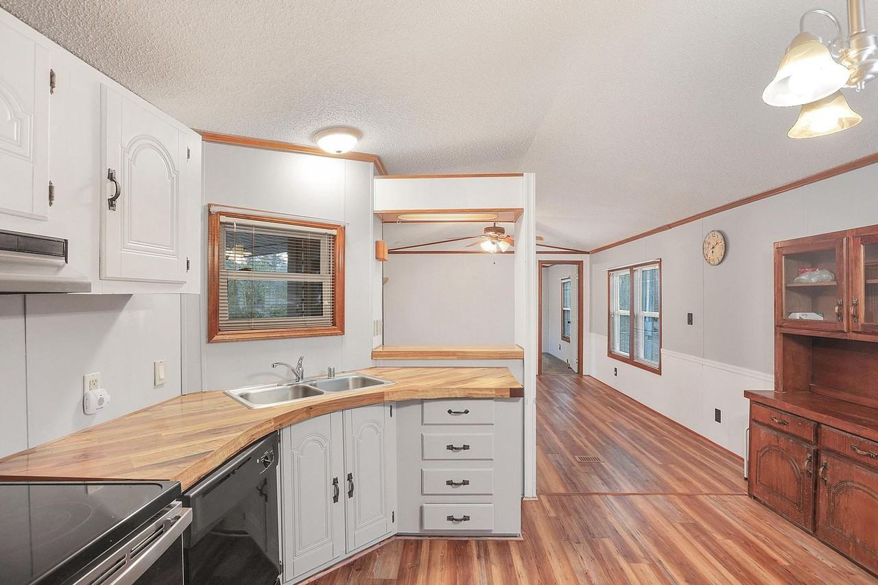 312 Queens Rd - Photo 4 of 21