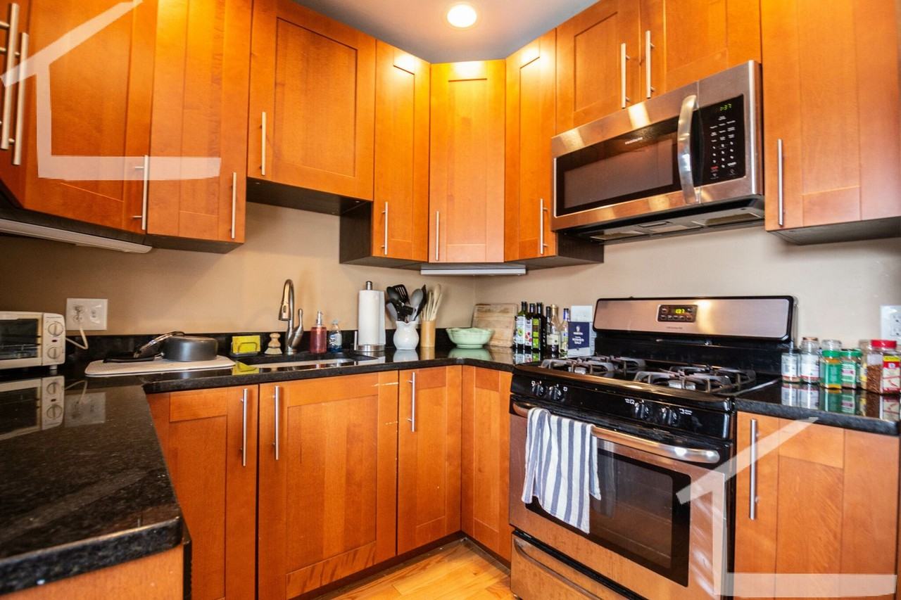 38 Linden St - Photo 6 of 14