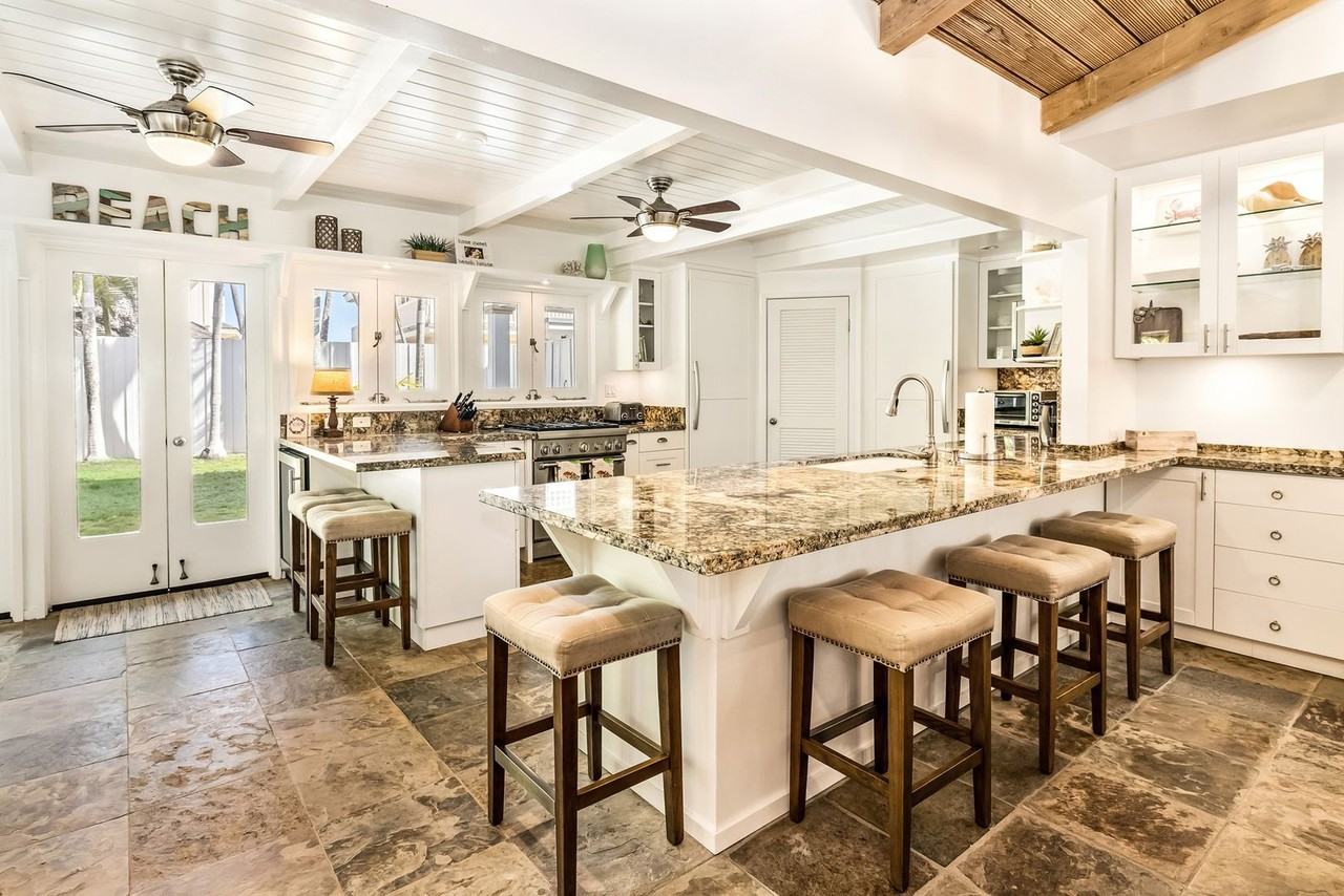 1036 Mokulua Dr - Photo 6 of 40