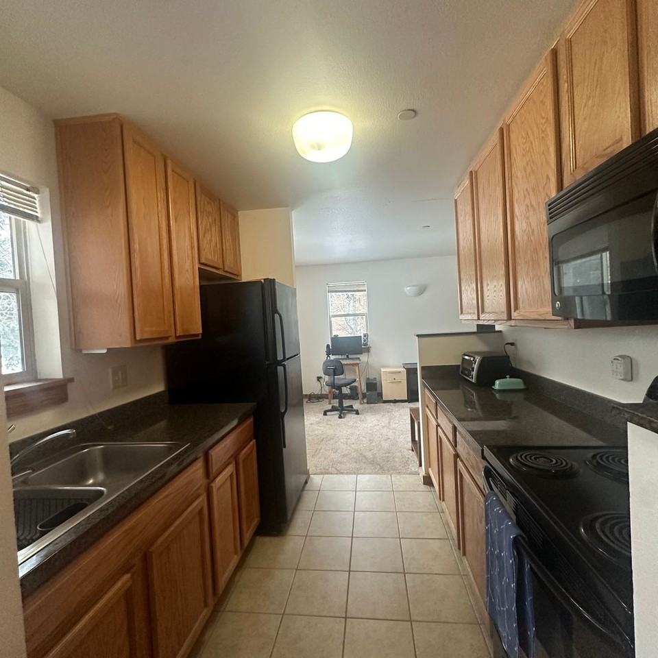 200 E Homestead Rd - Photo 6 of 11