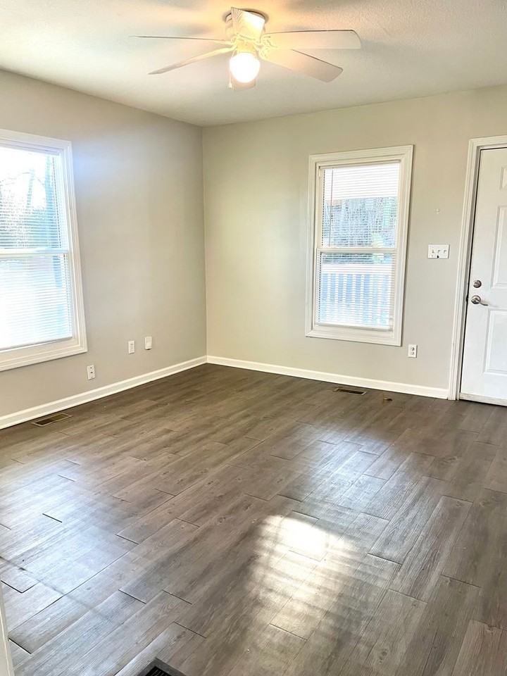 815 Vermont Ave - Photo 3 of 12