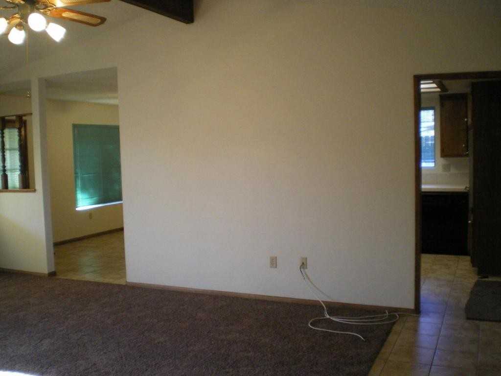 4243 Southampton Ct - Photo 4 of 20