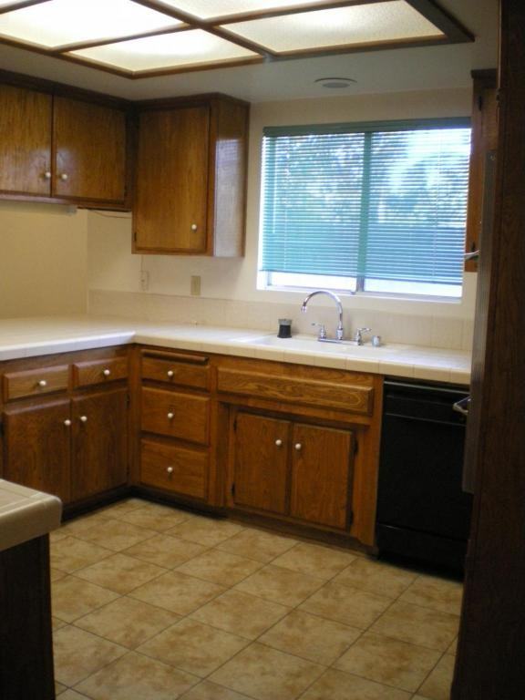 4243 Southampton Ct - Photo 5 of 20