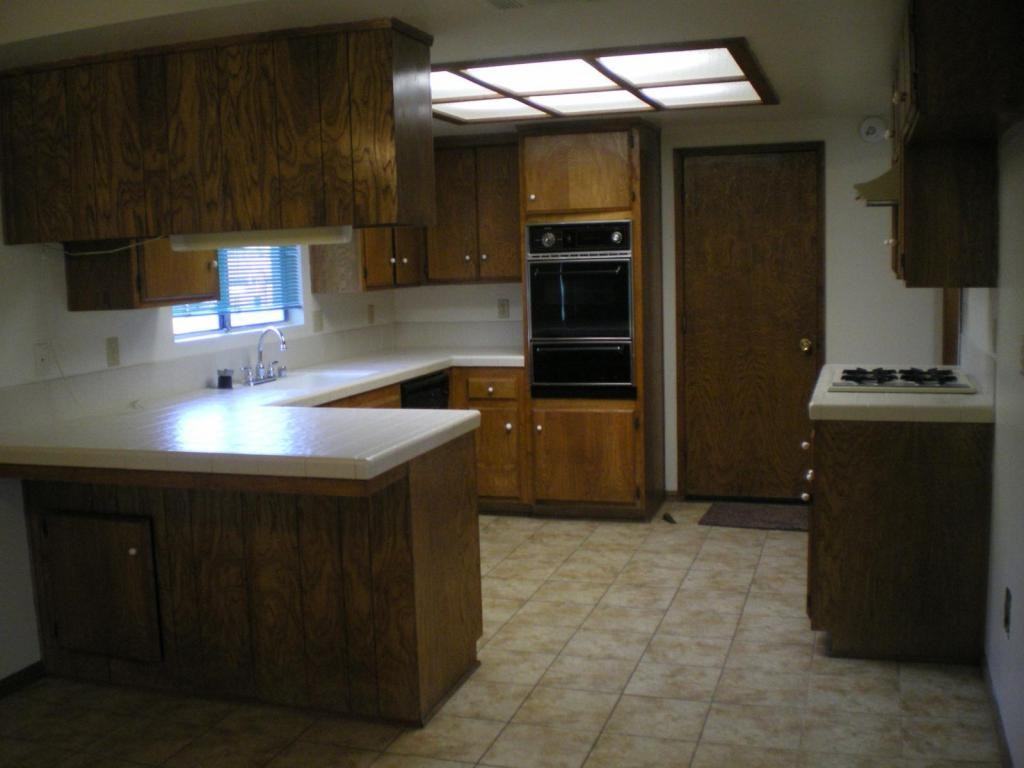 4243 Southampton Ct - Photo 6 of 20