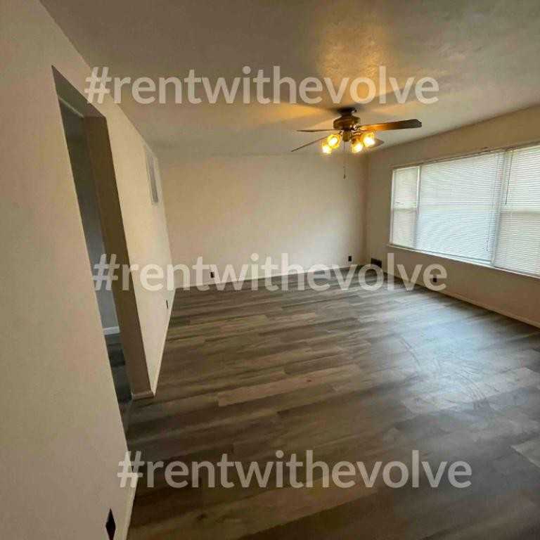1111 S Miller Ave - Photo 3 of 10