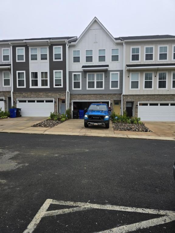 3803 Drayton Ct - Photo 2 of 14