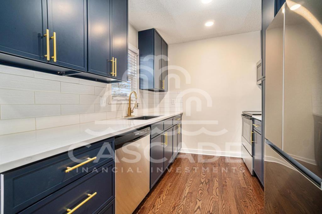 403 Nw Village Dr - Photo 4 of 17