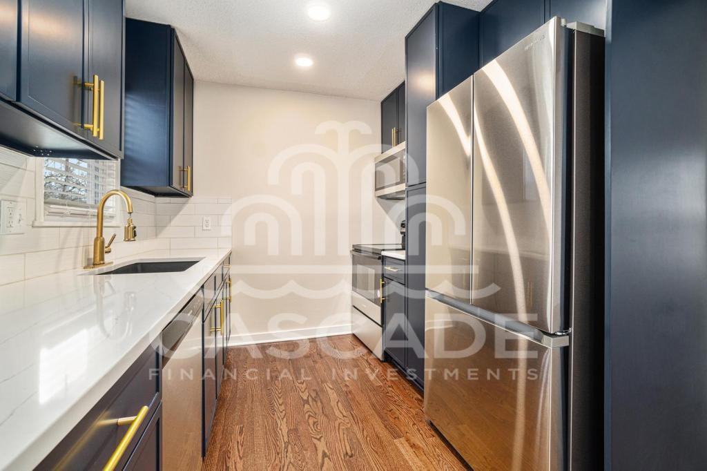 403 Nw Village Dr - Photo 5 of 17