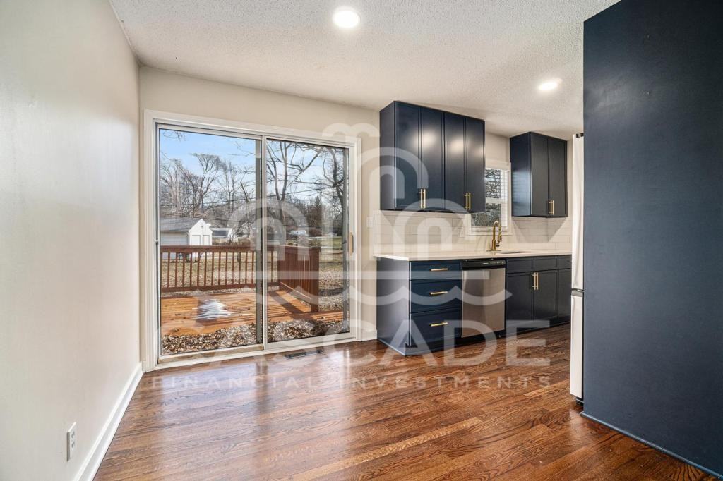 403 Nw Village Dr - Photo 6 of 17