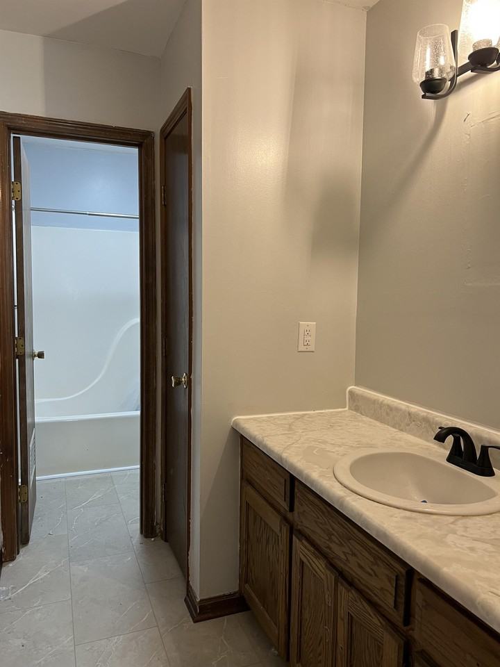 242 Se 111th Rd - Photo 2 of 15