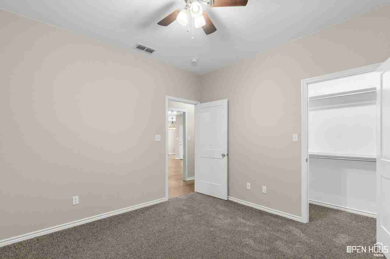 325 Driftwood Ln - Photo 5 of 26