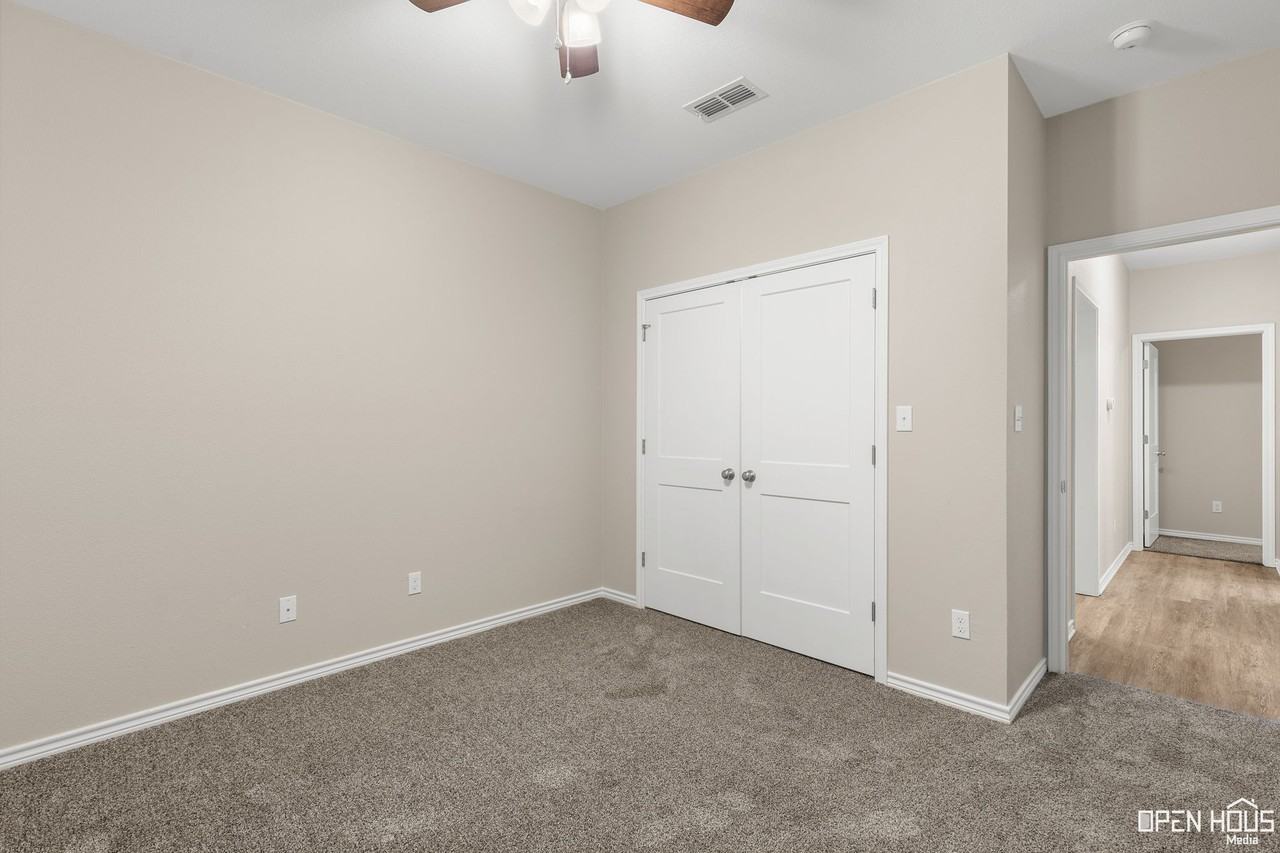 325 Driftwood Ln - Photo 6 of 26
