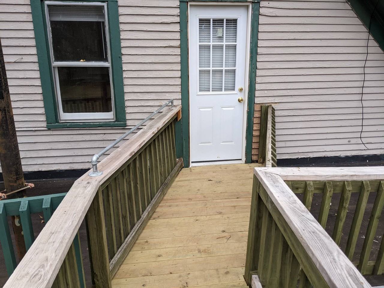 1131 Douglas Ave #2 - Photo 3 of 13