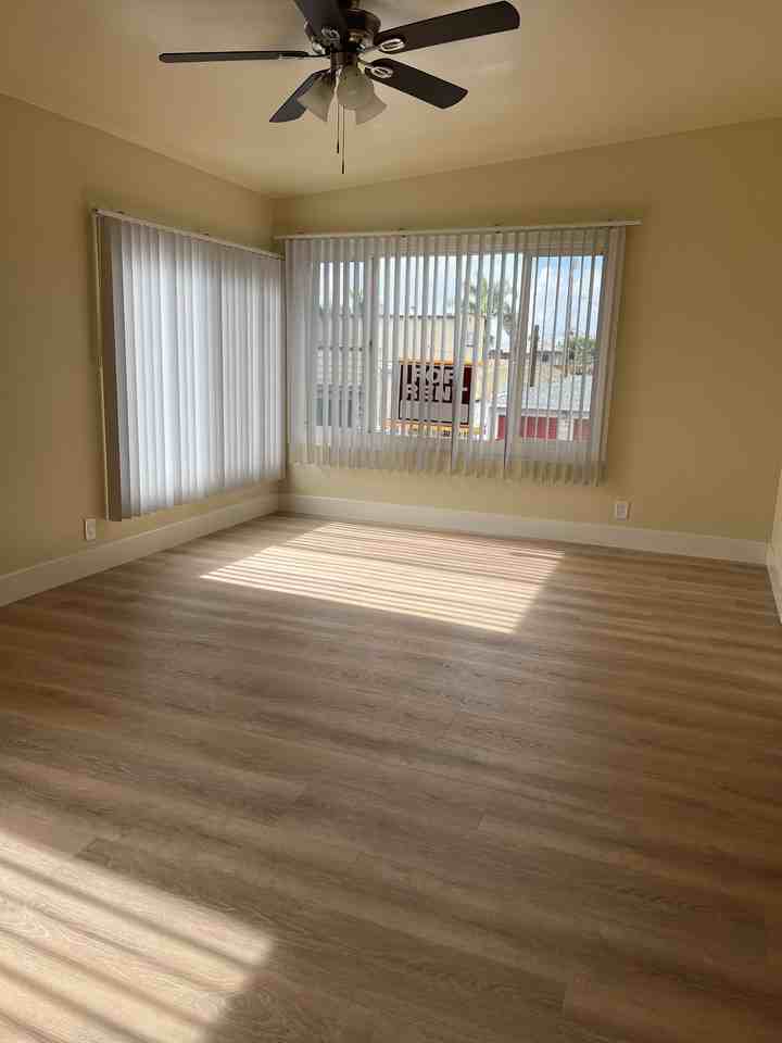 5424 Linden Ave #4 - Photo 2 of 5