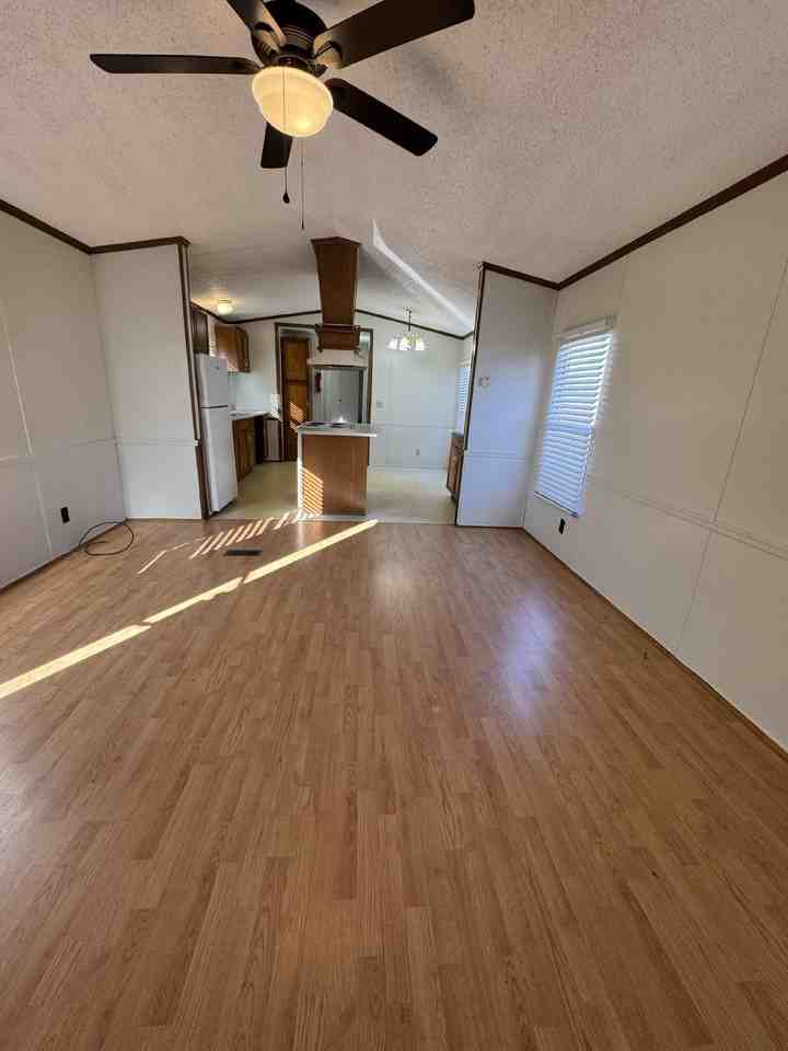 318 Friendly Cir - Photo 3 of 17