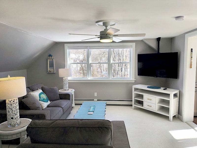 10 Windward Ln - Photo 2 of 20