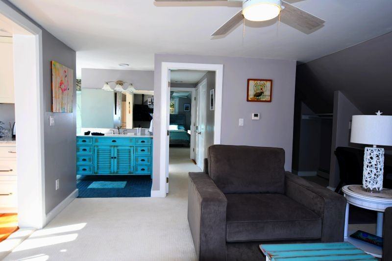 10 Windward Ln - Photo 3 of 20