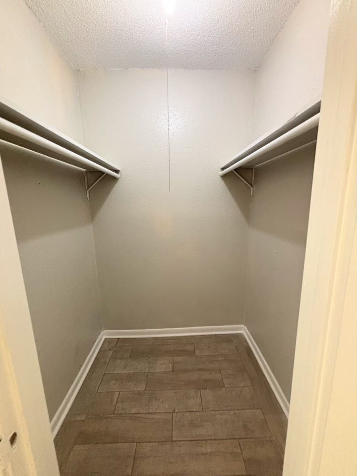 126 Raymond Dr - Photo 2 of 11