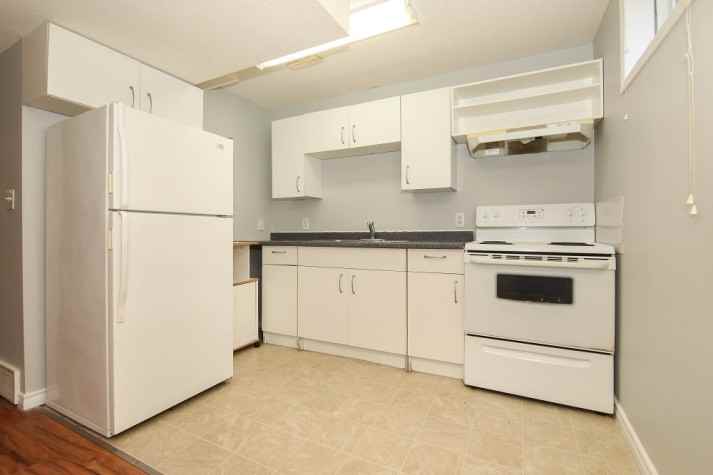Pet Friendly 2 Bed Basement Suite in Sylvan Lake! - Photo 3 of 12