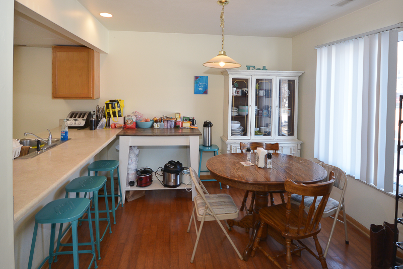 207 N Kendall Ave - Photo 3 of 14