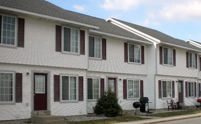 1401 Jack Pine Dr - Photo 2 of 12