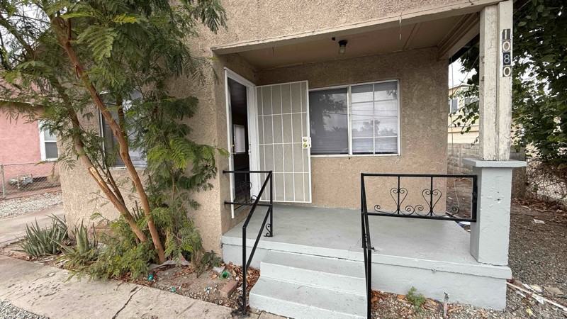 1080 W 7th St - Photo 2 of 11