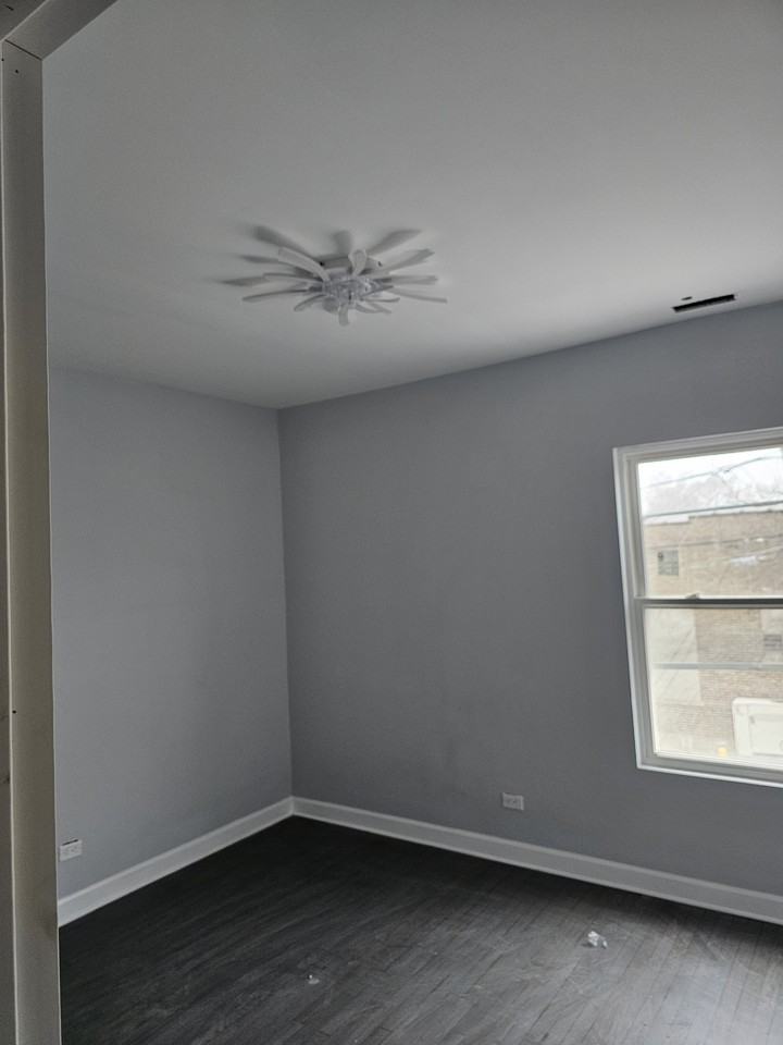 7914 S Harvard Ave #1R - Photo 2 of 10