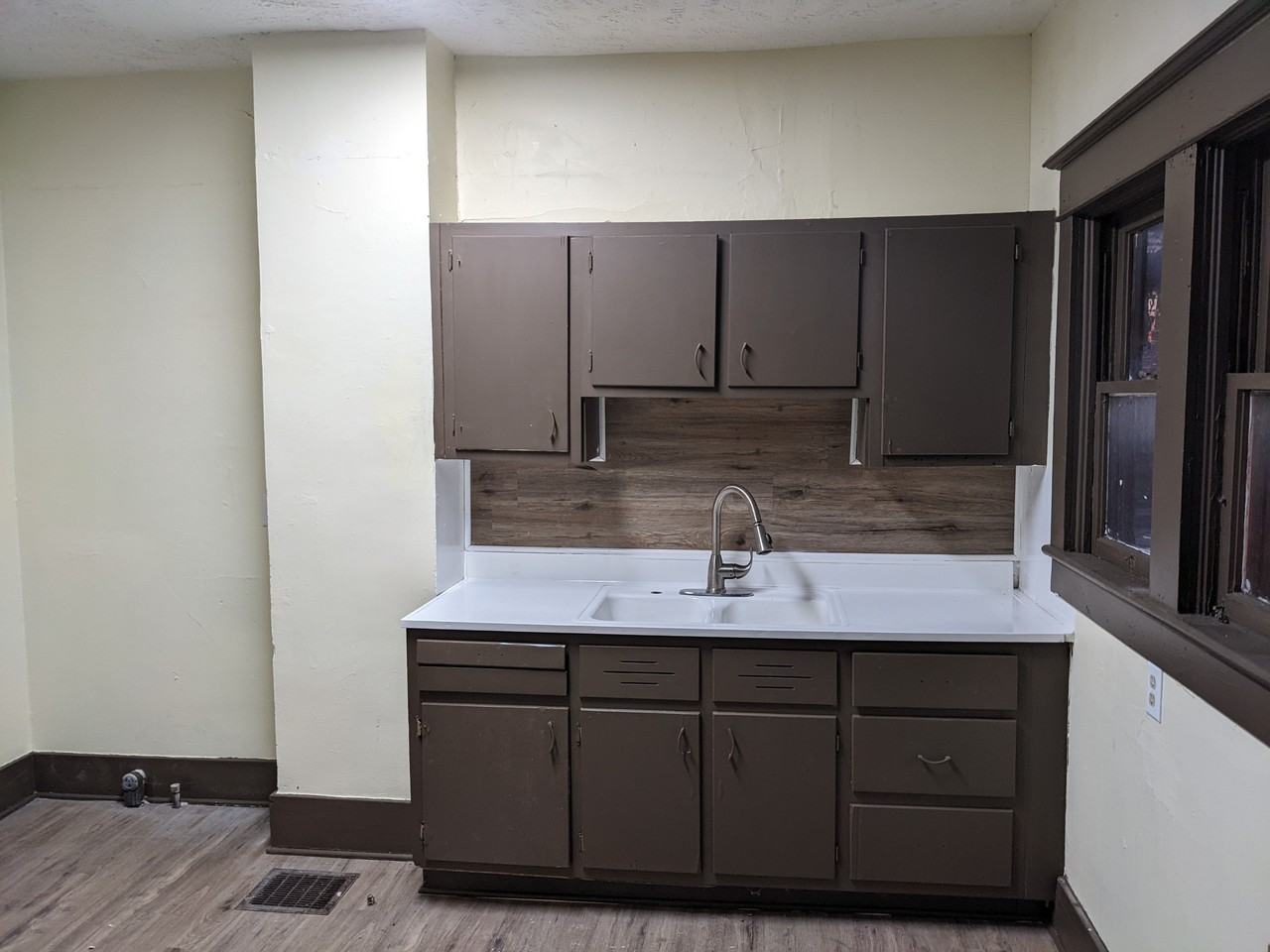 1800 E Main St #1802 - Photo 3 of 5