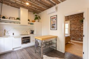 featured image of 204 E Gordon Ln