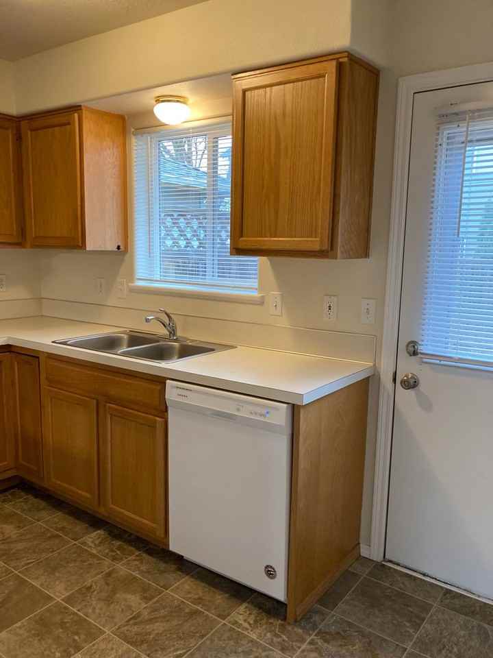 5442 Monterey Dr Se - Photo 5 of 19