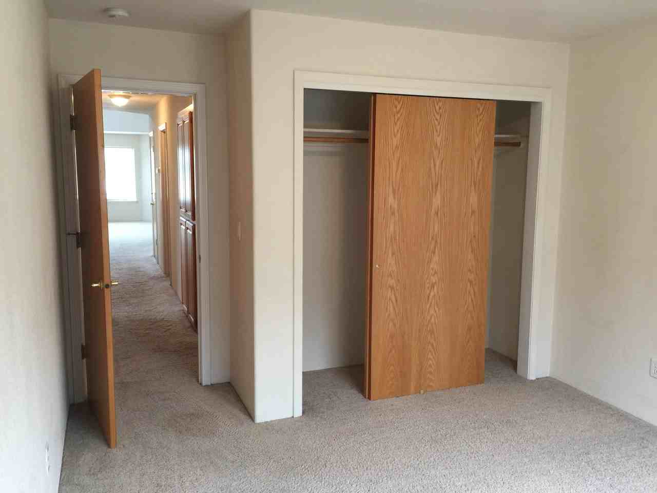 1403 Brittany Ct - Photo 7 of 10