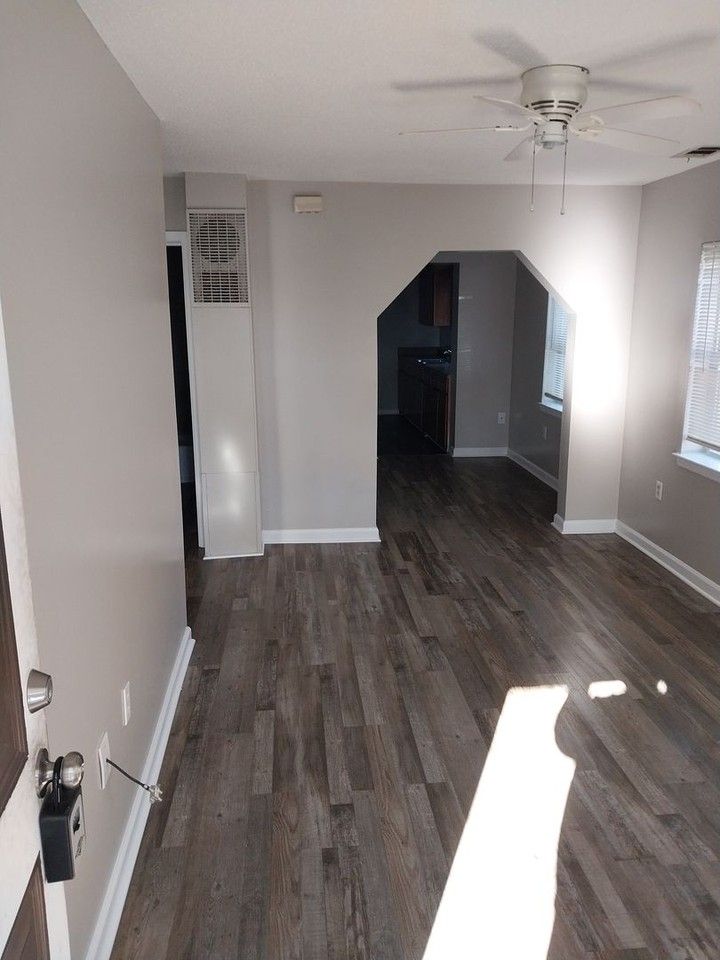 1906 Mitchell St - Photo 2 of 16