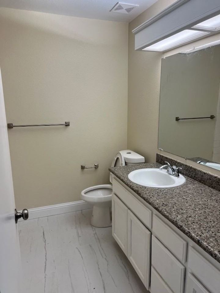 1480 Bentley Dr - Photo 7 of 11