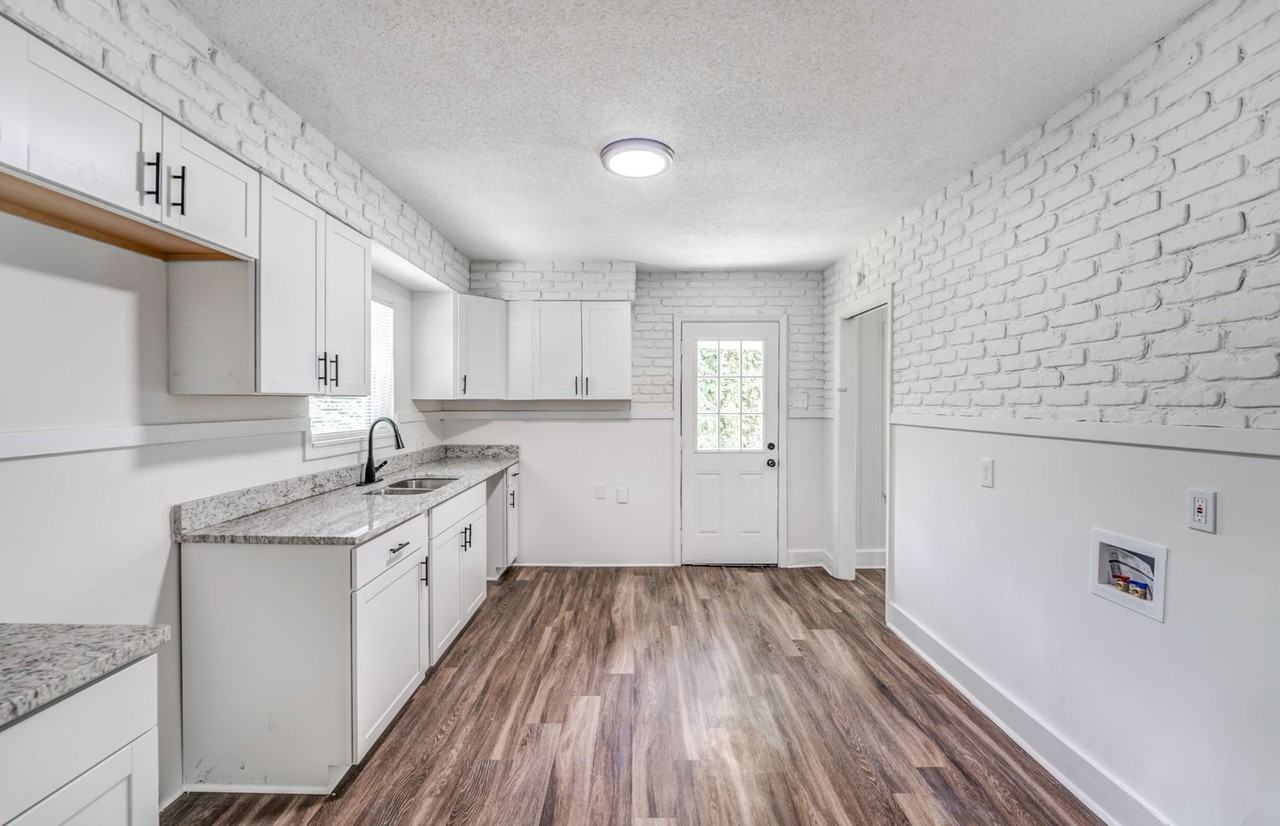 1473 Oberle Ave - Photo 4 of 17