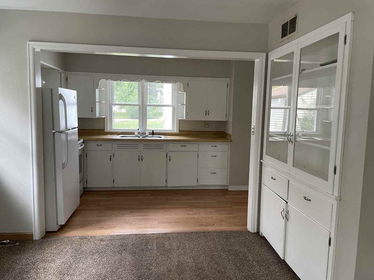 703 E Summit Ave #NA - Photo 2 of 10