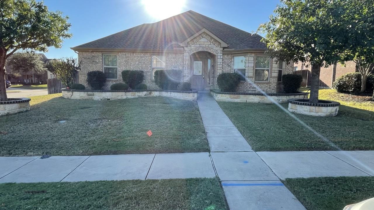 2823 Oak Glen Ct #NA - Photo 2 of 26