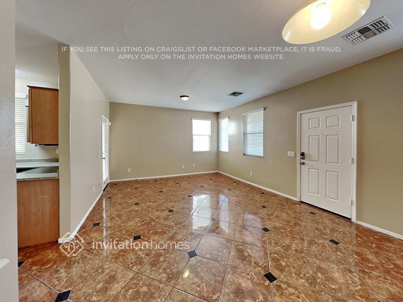 5203 W Warner St - Photo 6 of 16