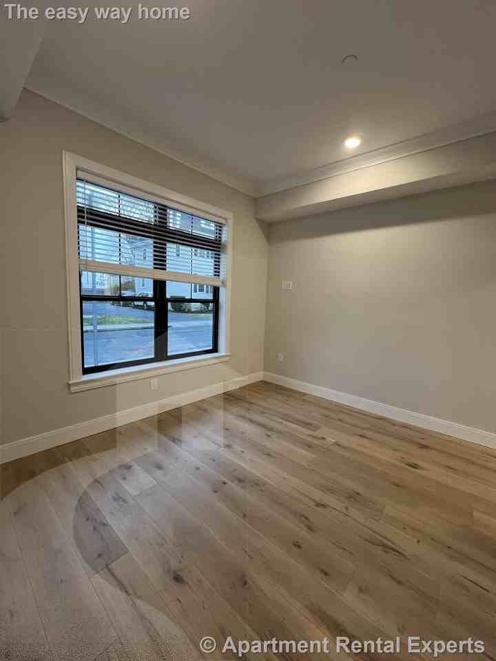 157 Everett St #101 - Photo 6 of 7