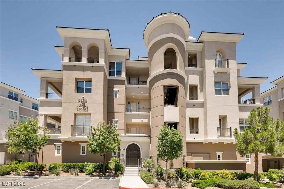 9216 Tesoras Dr #202 - Photo 2 of 23