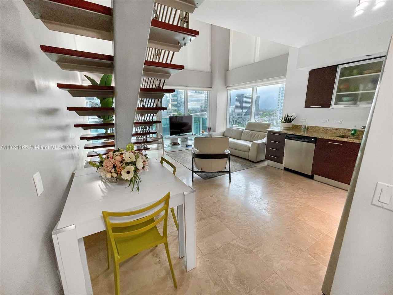 41 Se 5th St #916 - Photo 2 of 8