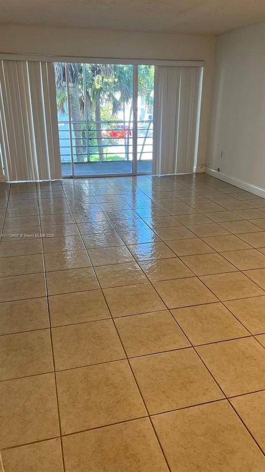 4205 N University Dr #203 - Photo 2 of 9