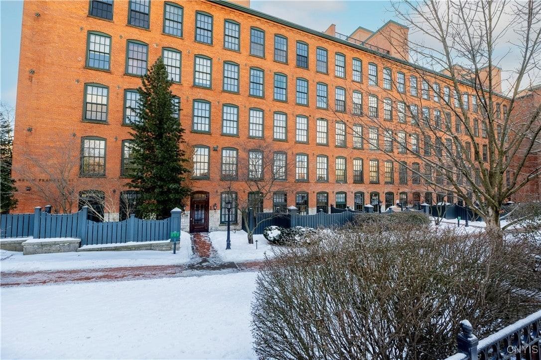 429 N Franklin St - Photo 2 of 39