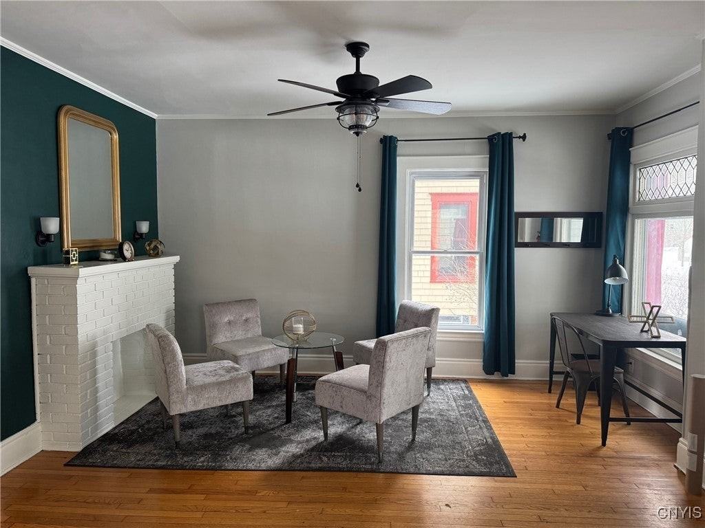 657 Allen St - Photo 7 of 20