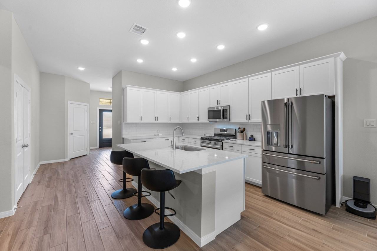 27114 Butterfly Mint Ln - Photo 7 of 25