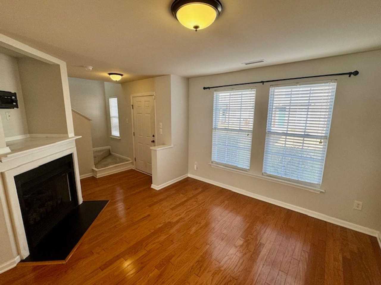 9906 Clyborn Ct - Photo 4 of 23