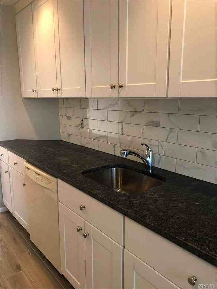 93 Leeward Ln ##1b - Photo 2 of 21