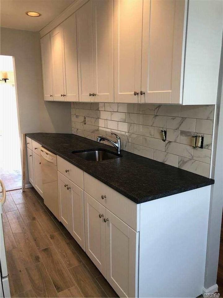 93 Leeward Ln ##1b - Photo 3 of 21